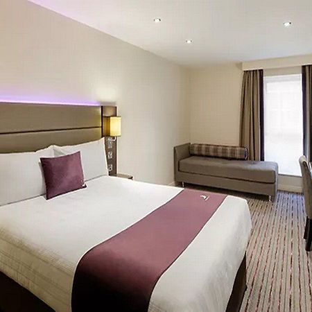 Premier Inn Manchester チードル エクステリア 写真