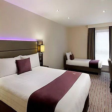 Premier Inn Manchester チードル エクステリア 写真