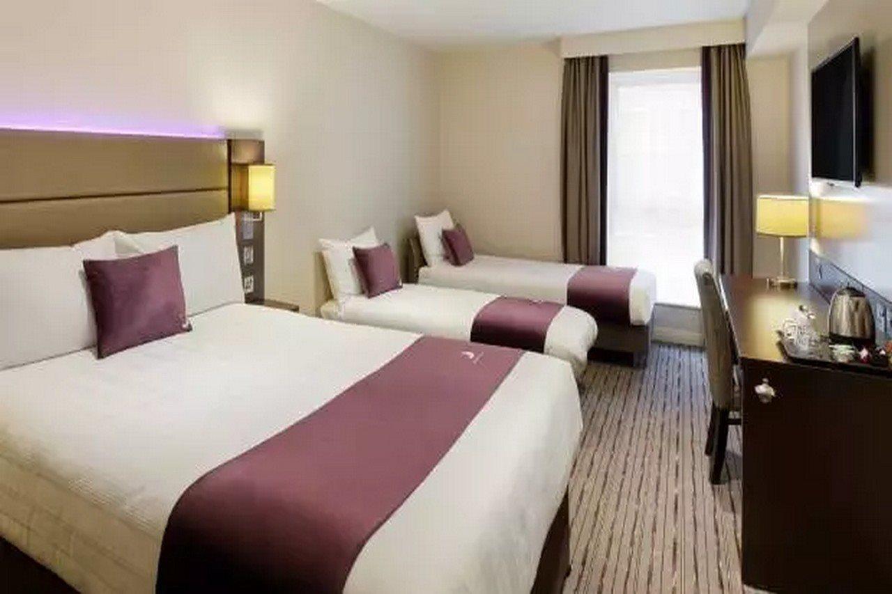 Premier Inn Manchester チードル エクステリア 写真