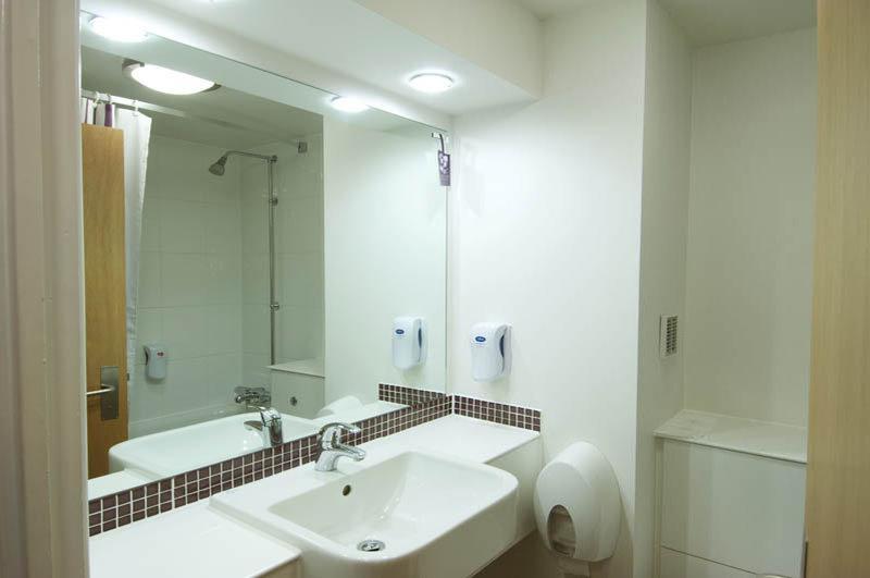 Premier Inn Manchester チードル エクステリア 写真