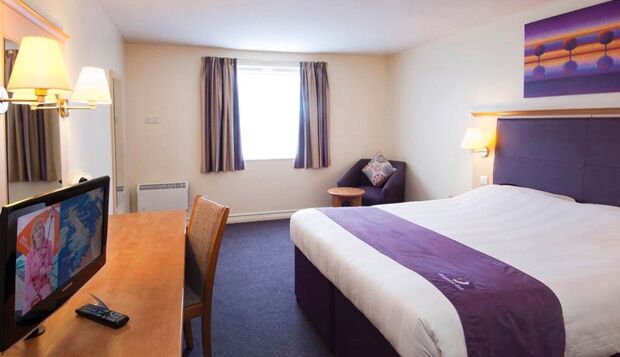 Premier Inn Manchester チードル エクステリア 写真